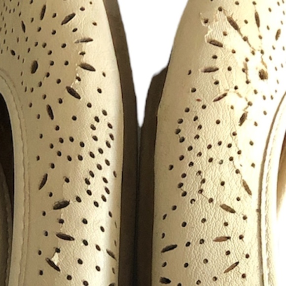 CLIFFS BY WHITE MOUNTAIN Karen Shoes Women's Size US8 Off White Flats Perforate - Picture 6 of 10